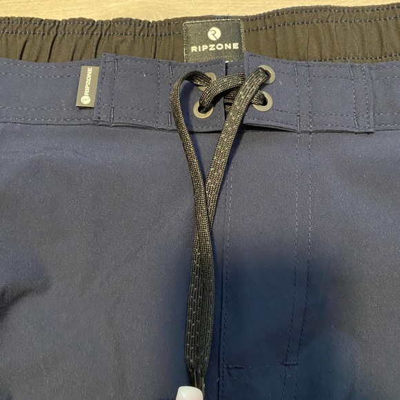 NWT Men’s Ripzone Navy Blue Swim Trunks - Picture 4 of 6